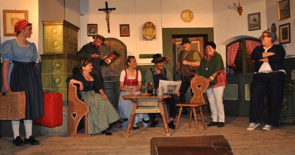 Partenkirchner Bauerntheater im Gasthof zum Rassen | © Partenkirchner Bauerntheater Blick auf das Partenkirchner Bauerntheater im Gasthof zum Rassen in Garmisch-Partenkirchen | © Partenkirchner Bauerntheater