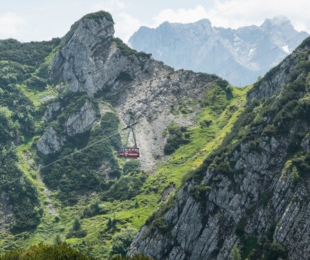 Blick auf die Alpspitzbahn mit Wettersteingebirge im Hintergrund | © GaPa Tourismus GmbH/ Roadtrip the World