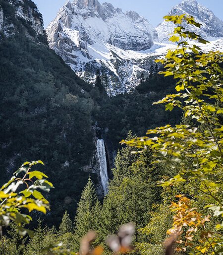 Blick auf einen Wasserfall im Reintal in Garmisch-Partenkirchen | © GaPa Tourismus GmbH/ Roadtrip the World