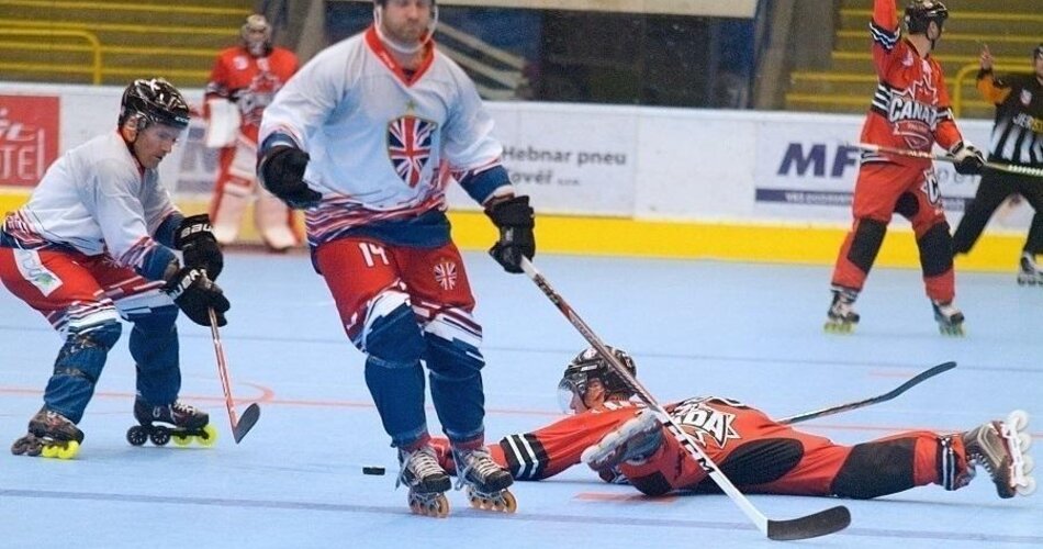 Team spielt Inline Hockey | © MWHA