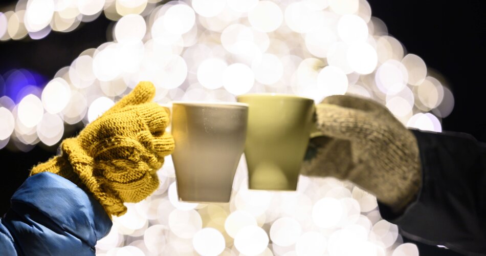 Winter im Park - gemeinsame Zeit zum Anstoßen | © GaPa Tourismus GmbH/Philipp Gülland