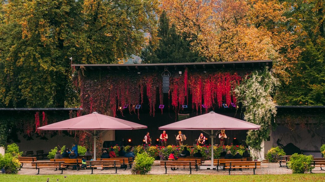 Blick auf die Konzertmuschel im Michael-Ende-Kurpark | © northabroad.com