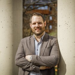 Porträt von künstlerischen Leiter GaPa Live Korbinian Saller | © Bernd Jaufmann