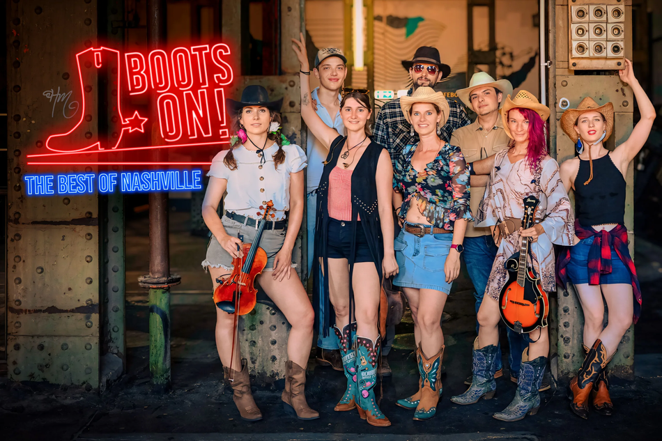 BOOTS ON | © BOOTS ON