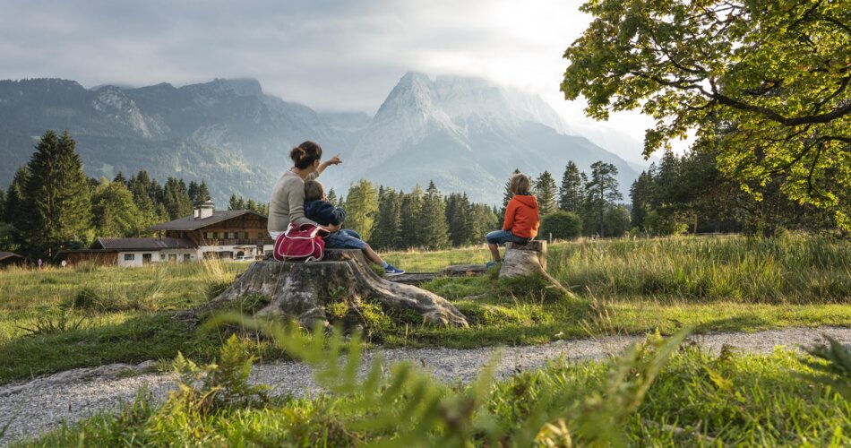 Blick zum Zugspitzmassiv  | © GaPa Tourismus GmbH/Fotografie Dietmar Denger