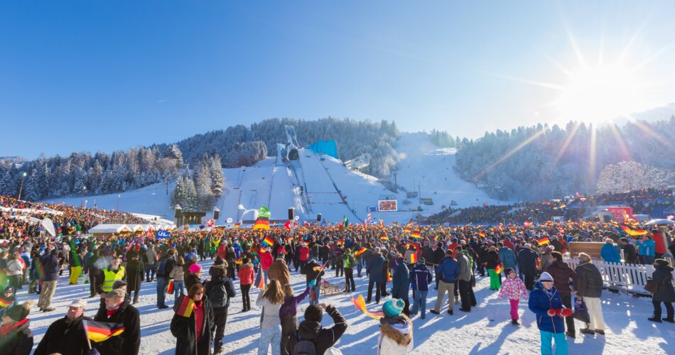 Neujahrskispringen Garmisch-Partenkirchen | © GaPa Tourismus GmbH/Marc Hohenleitner