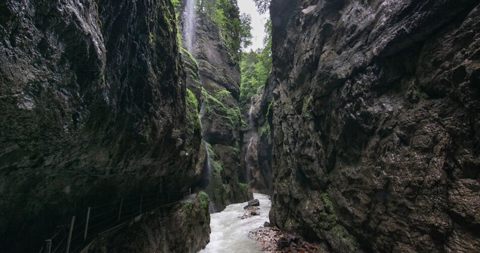 Blick auf die Partnachklamm im Sommer in Garmisch-Partenkirchen | © GaPa Tourismus GmbH/Roadtrip the World