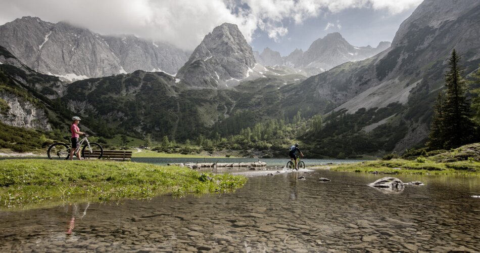 Mountainbike fahren in der Zugspitzregion | © Zugspitz Arena Bayern-Tirol/Joe Hoelzl
