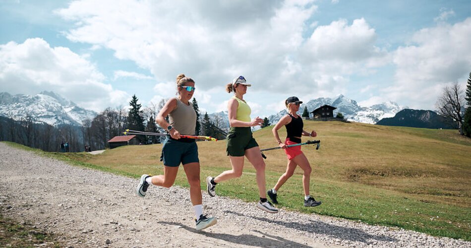 Trailrunnerinnen am Eckbauer Garmisch-Partenkirchen | © GaPa Tourismus GmbH/stadlerphoto.com