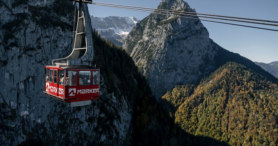 Blick auf eine Gondel der Alpspitzbahn am Osterfelderkopf in Garmisch-Partenkirchen | © GaPa Tourismus GmbH/ Christian Stadler